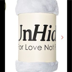 Unhide Lil Marsh Silver Small Blanket Throw 50” x 60” NWT $65